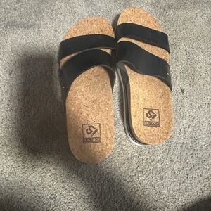 Ustogi Black Cork Sandals